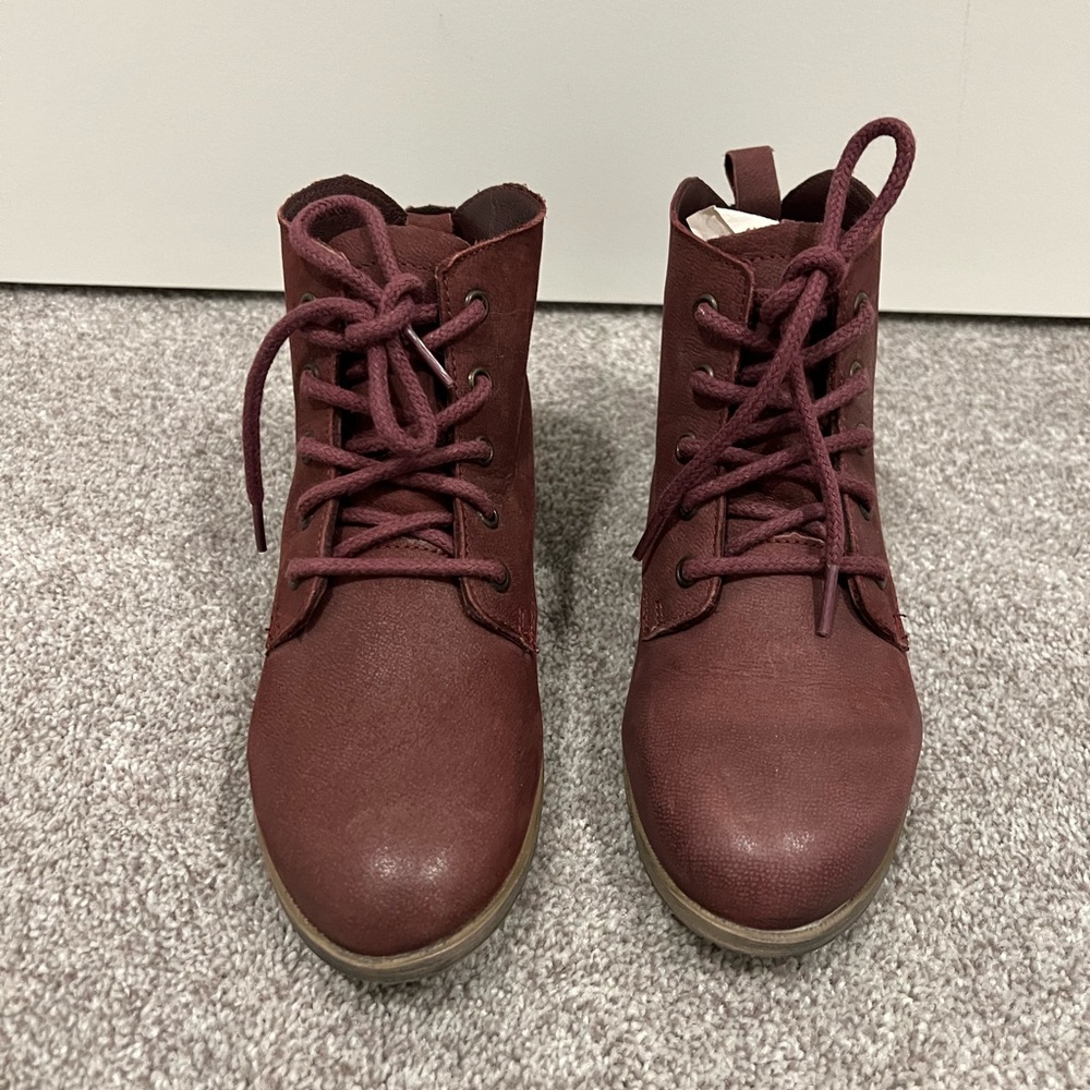 Like New STEVE MADDEN RUBIN Leather Ankle Boots